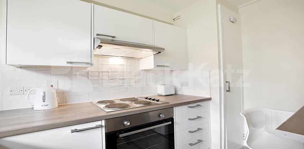 Fantastic recently refurbished studio in Camden Square  Stratford Villas, Camden